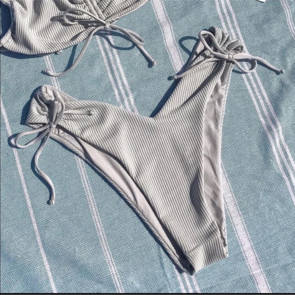 Frankie’s Bikinis Bottoms